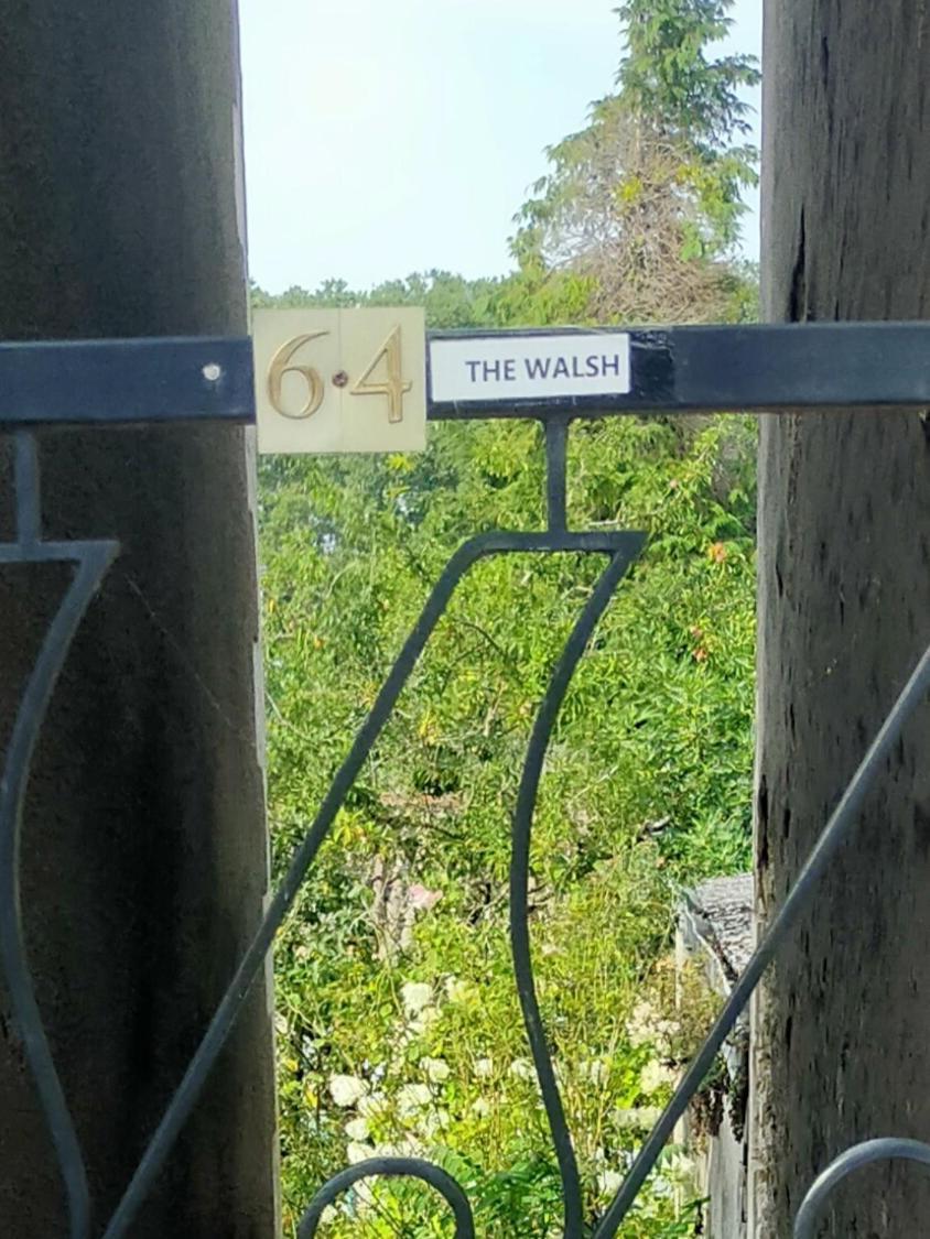 דירות בורז'ה The Walsh מראה חיצוני תמונה